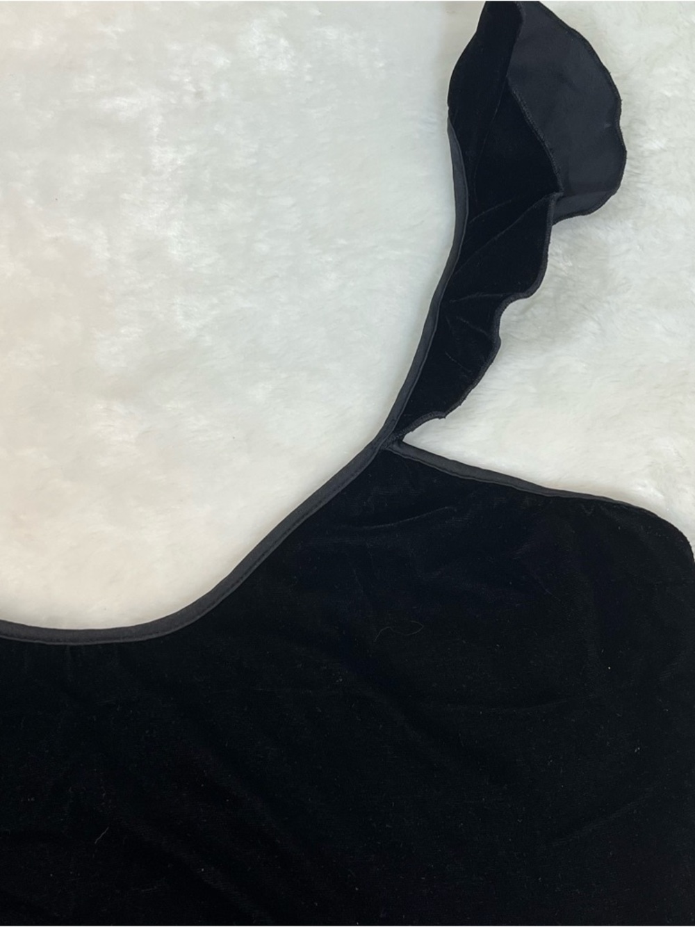 Victoria’s Secret Black Velvet Velour Camisole Ruffle Strap Tank Top Size Large - Picture 3 of 6
